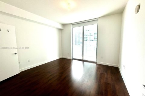 Condo in Miami, Florida, 1 bedroom  № 1924289 - photo 7
