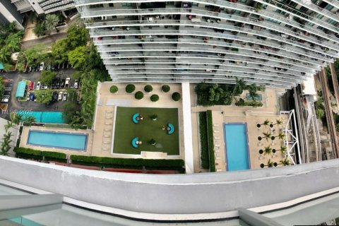 Condo in Miami, Florida, 1 bedroom  № 1924289 - photo 12
