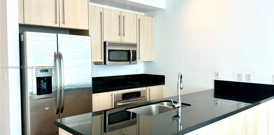 Condo in Miami, Florida, 1 bedroom  № 1924289