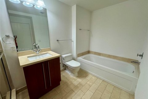 Condo in Miami, Florida, 1 bedroom  № 1924289 - photo 9