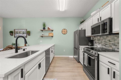 Townhouse in Kissimmee, Florida 4 bedrooms, 151.99 sq.m. № 1656781 - photo 18