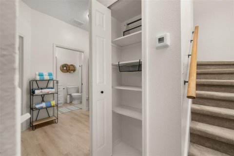 Townhouse in Kissimmee, Florida 4 bedrooms, 151.99 sq.m. № 1656781 - photo 22