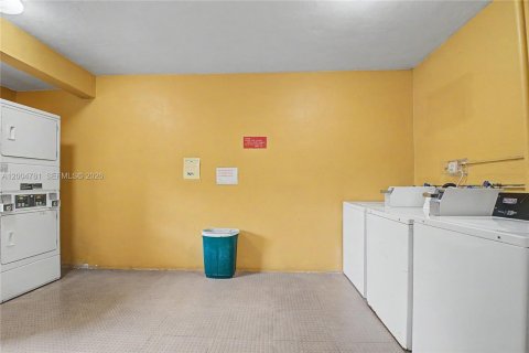 Apartment in South Miami, Florida 1 bedroom № 2068657 - photo 7