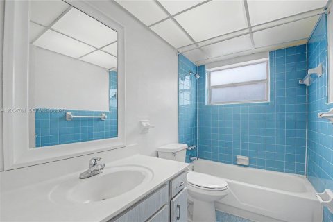 Apartment in South Miami, Florida 1 bedroom № 2068657 - photo 5