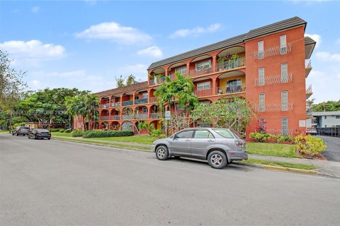 Apartment in South Miami, Florida 1 bedroom № 2068657