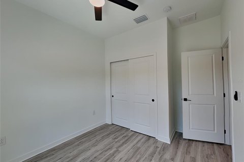 Commercial property in Port Charlotte, Florida 6 bedrooms, 219.62 sq.m. № 2213087 - photo 11
