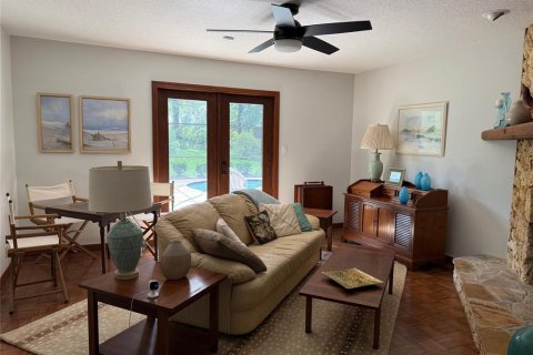 House in DeLand, Florida 4 bedrooms, 240.99 sq.m. № 1886877 - photo 3