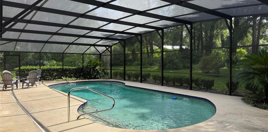 House in DeLand, Florida 4 bedrooms, 240.99 sq.m. № 1886877