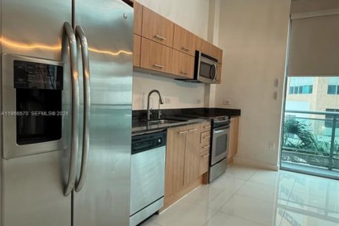 Кондоминиум с 2 спальнями в Майами, Флорида № 2010456