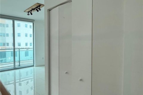 Купить кондоминиум в Майами, Флорида 2 спальни, 95.6м2, № 2010456 - фото 18