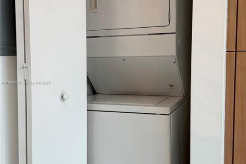 Купить кондоминиум в Майами, Флорида 2 спальни, 95.6м2, № 2010456 - фото 3