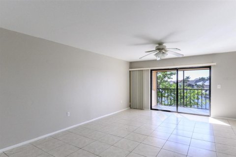 Copropriété à louer à Punta Gorda, Floride: 2 chambres, 109.25 m2 № 1793499 - photo 4