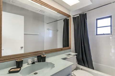 Снять в аренду кондоминиум в Пунта-Горда, Флорида 2 спальни, 109.25м2, № 1793499 - фото 26