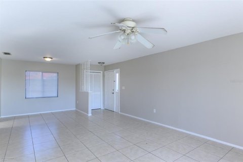 Copropriété à louer à Punta Gorda, Floride: 2 chambres, 109.25 m2 № 1793499 - photo 12