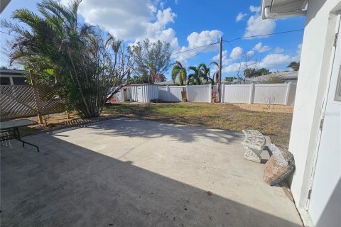 House in Saint Pete Beach, Florida 2 bedrooms, 78.97 sq.m. № 1425027 - photo 25