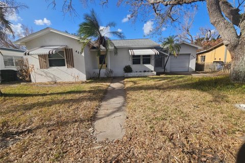 House in Saint Pete Beach, Florida 2 bedrooms, 78.97 sq.m. № 1425027 - photo 1