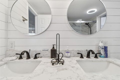 Condo in Clearwater, Florida, 2 bedrooms  № 1793584 - photo 17