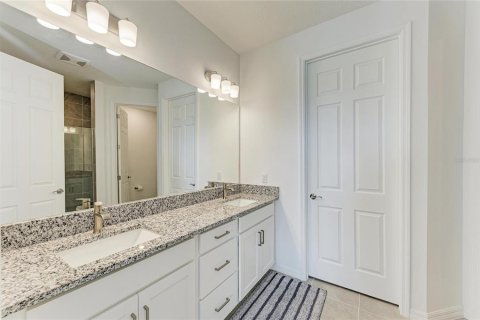 Villa ou maison à vendre à Lakewood Ranch, Floride: 2 chambres, 155.33 m2 № 2266396 - photo 25