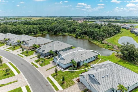 Villa ou maison à vendre à Lakewood Ranch, Floride: 2 chambres, 155.33 m2 № 2266396 - photo 4