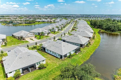 Villa ou maison à vendre à Lakewood Ranch, Floride: 2 chambres, 155.33 m2 № 2266396 - photo 5