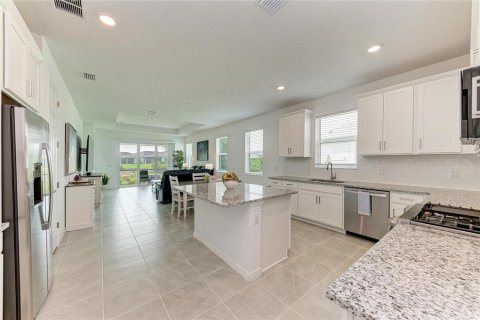 Villa ou maison à vendre à Lakewood Ranch, Floride: 2 chambres, 155.33 m2 № 2266396 - photo 10