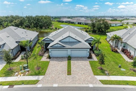 Villa ou maison à vendre à Lakewood Ranch, Floride: 2 chambres, 155.33 m2 № 2266396 - photo 3
