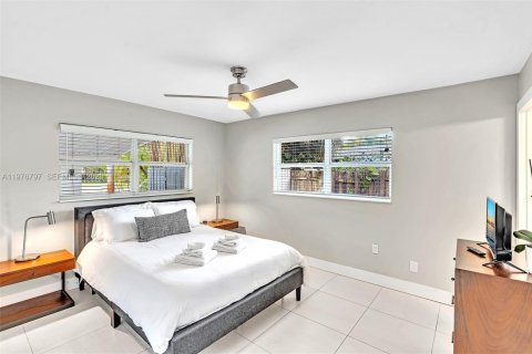 House in Oakland Park, Florida 4 bedrooms, 145.48 sq.m. № 2047206 - photo 22