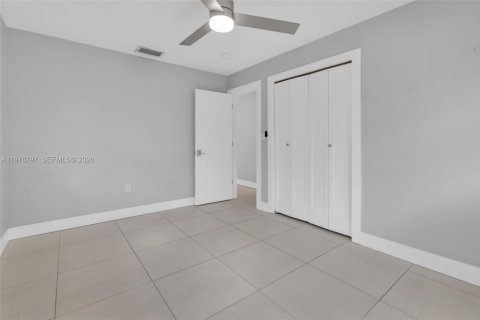 House in Oakland Park, Florida 4 bedrooms, 145.48 sq.m. № 2047206 - photo 26