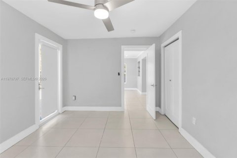 House in Oakland Park, Florida 4 bedrooms, 145.48 sq.m. № 2047206 - photo 30