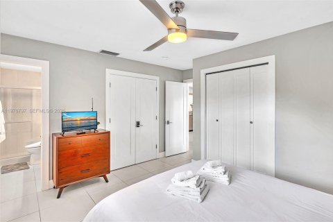 House in Oakland Park, Florida 4 bedrooms, 145.48 sq.m. № 2047206 - photo 24