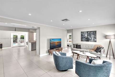 House in Oakland Park, Florida 4 bedrooms, 145.48 sq.m. № 2047206 - photo 5