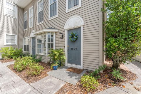Condo in Tampa, Florida, 2 bedrooms  № 1793271 - photo 1