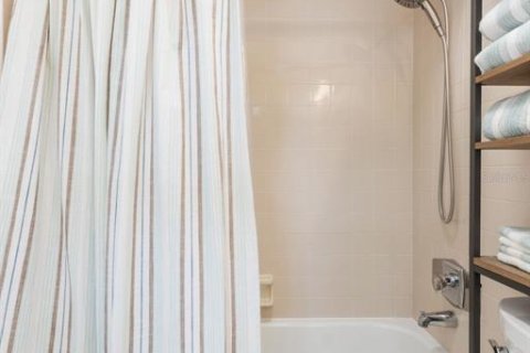 Condo in Tampa, Florida, 2 bedrooms  № 1793271 - photo 19