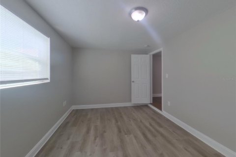 House in Clearwater, Florida 4 bedrooms, 125.6 sq.m. № 1901691 - photo 7