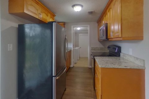 House in Clearwater, Florida 4 bedrooms, 125.6 sq.m. № 1901691 - photo 5