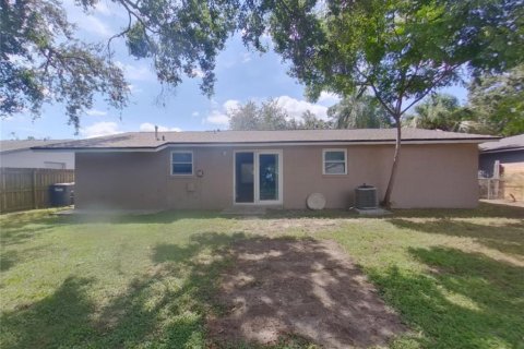 House in Clearwater, Florida 4 bedrooms, 125.6 sq.m. № 1901691 - photo 15