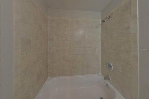 House in Clearwater, Florida 4 bedrooms, 125.6 sq.m. № 1901691 - photo 9