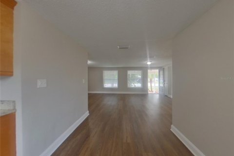 House in Clearwater, Florida 4 bedrooms, 125.6 sq.m. № 1901691 - photo 4
