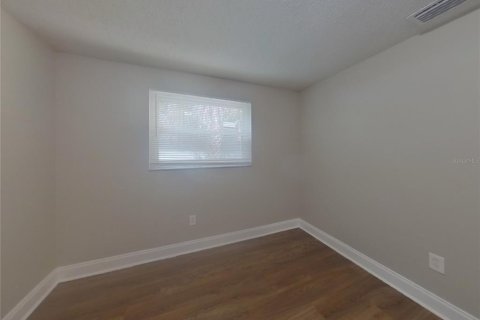House in Clearwater, Florida 4 bedrooms, 125.6 sq.m. № 1901691 - photo 12