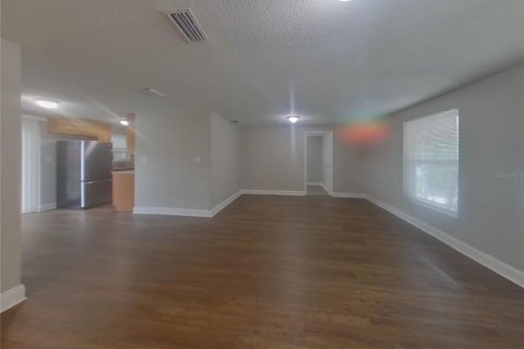 House in Clearwater, Florida 4 bedrooms, 125.6 sq.m. № 1901691 - photo 2