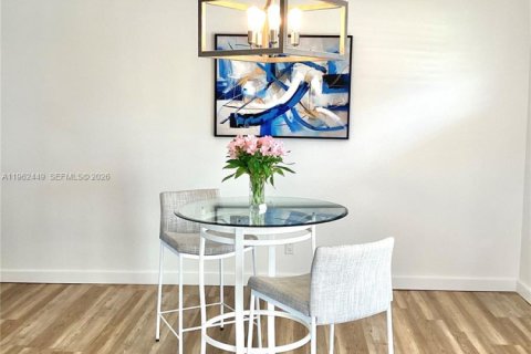 Купить кондоминиум в Пемброк-Пайнс, Флорида 1 спальня, 83.61м2, № 2025012 - фото 12