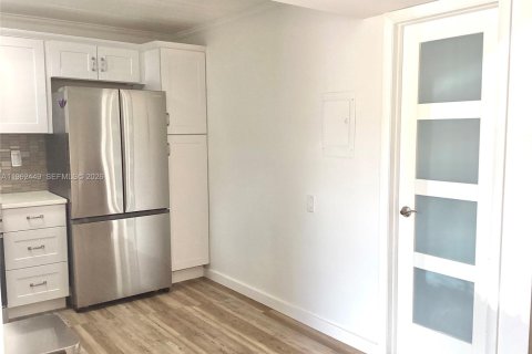 Купить кондоминиум в Пемброк-Пайнс, Флорида 1 спальня, 83.61м2, № 2025012 - фото 6