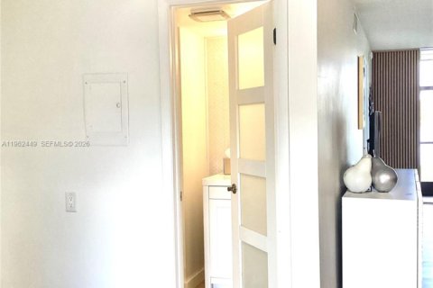 Купить кондоминиум в Пемброк-Пайнс, Флорида 1 спальня, 83.61м2, № 2025012 - фото 7