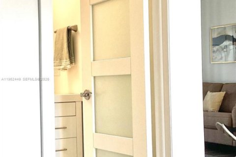 Купить кондоминиум в Пемброк-Пайнс, Флорида 1 спальня, 83.61м2, № 2025012 - фото 8