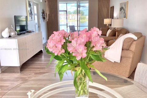 Купить кондоминиум в Пемброк-Пайнс, Флорида 1 спальня, 83.61м2, № 2025012 - фото 16