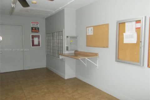 Copropriété à vendre à Pembroke Pines, Floride: 1 chambre, 63.64 m2 № 2049238 - photo 22