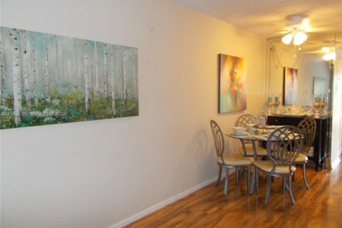 Copropriété à vendre à Pembroke Pines, Floride: 1 chambre, 63.64 m2 № 2049238 - photo 6