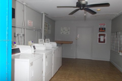 Copropriété à vendre à Pembroke Pines, Floride: 1 chambre, 63.64 m2 № 2049238 - photo 23