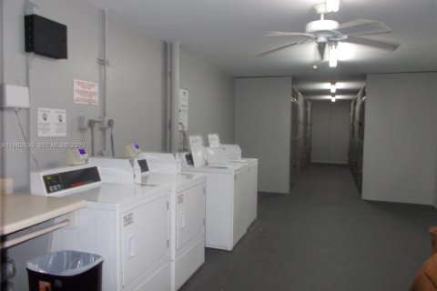 Copropriété à vendre à Pembroke Pines, Floride: 1 chambre, 63.64 m2 № 2049238 - photo 24