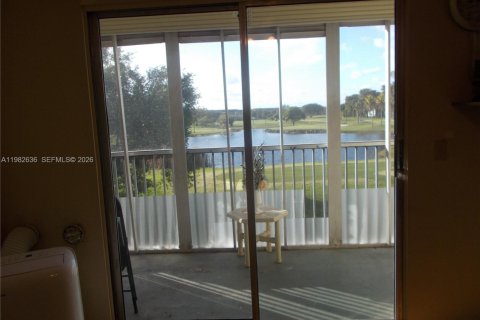 Copropriété à vendre à Pembroke Pines, Floride: 1 chambre, 63.64 m2 № 2049238 - photo 17
